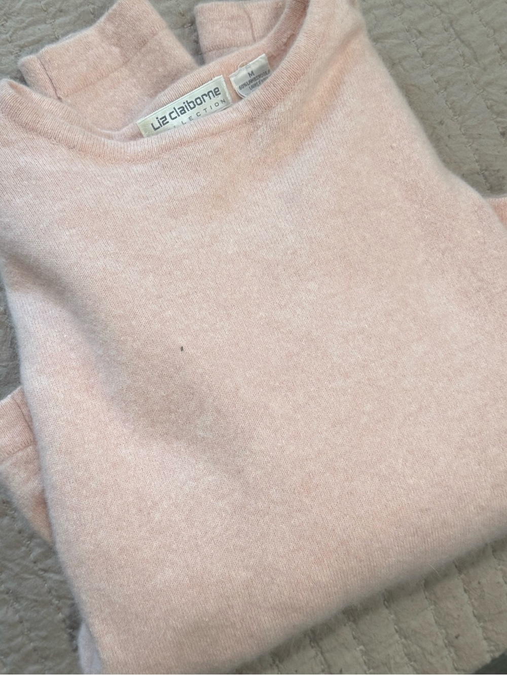LAMBSWOOL Liz Claiborne Soft Pink Women's Crewneck Sweater